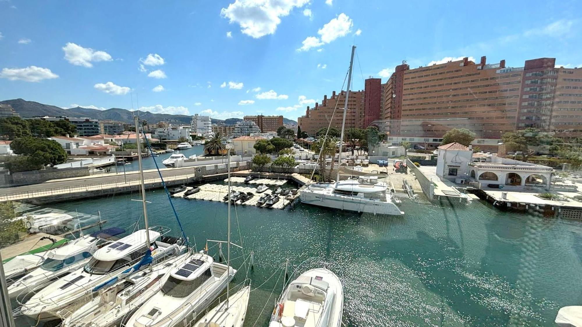 Cap Llarg Appartement Roses Buitenkant foto