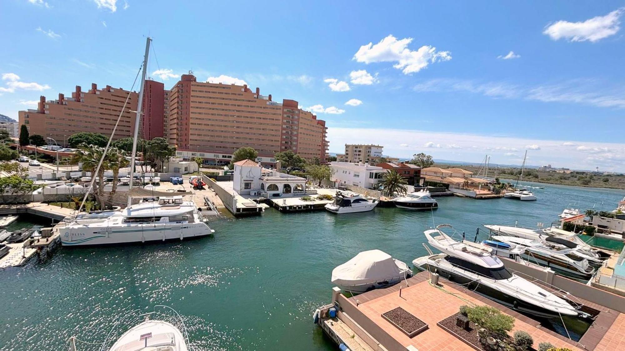 Cap Llarg Appartement Roses Buitenkant foto